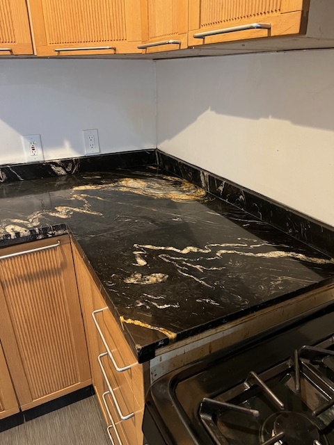 kitchen marble countertop - 625 W Maple St