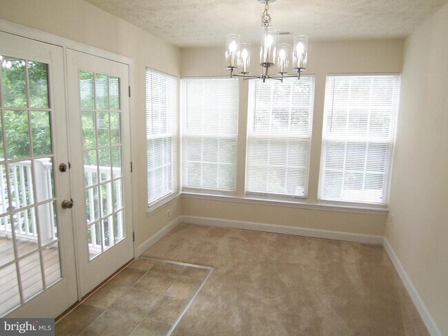 Building Photo - 905 Woodbridge Ct