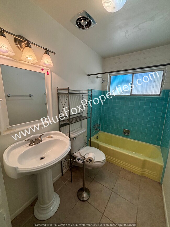 Building Photo - 8255 E Koralee Pl