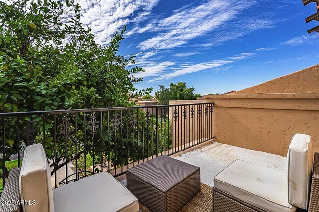 Building Photo - 8602 E Vista Del Lago