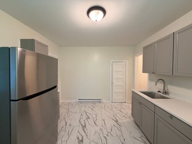 Building Photo - Swannanoa - Newly Renovated Beacon Village Cottage