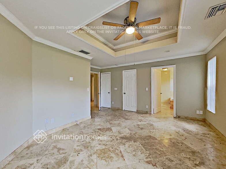 Building Photo - 800 SW 87th Terrace