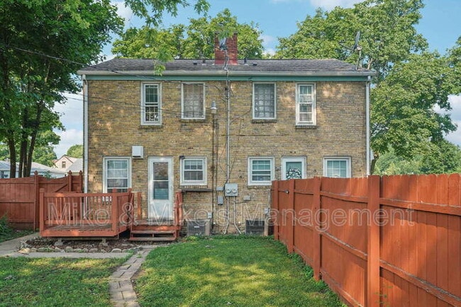Building Photo - 3860 S Brust Ave