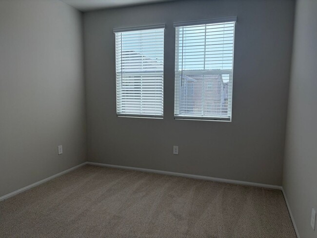 Building Photo - 40100 Campos Elegantes