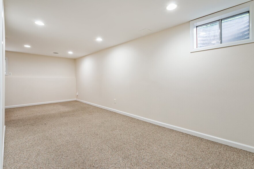 Building Photo - 6359 S Harlan Way