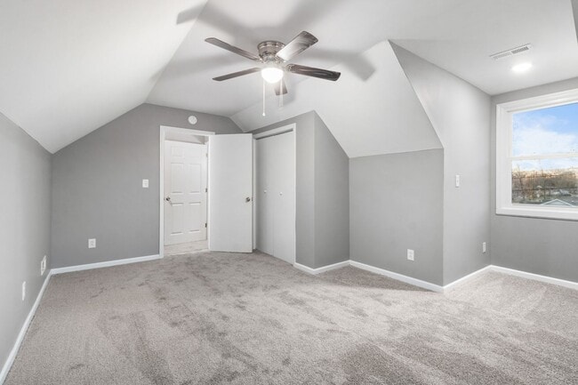 Building Photo - 4 Bedroom Pet Friendly Home For Rent On a Large Corner Lot!