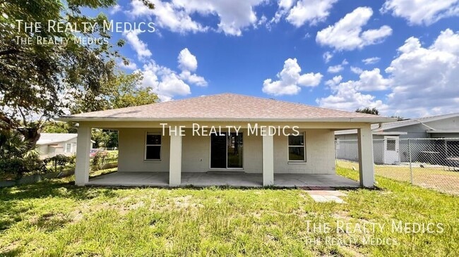 Building Photo - 116 S Normandale Ave