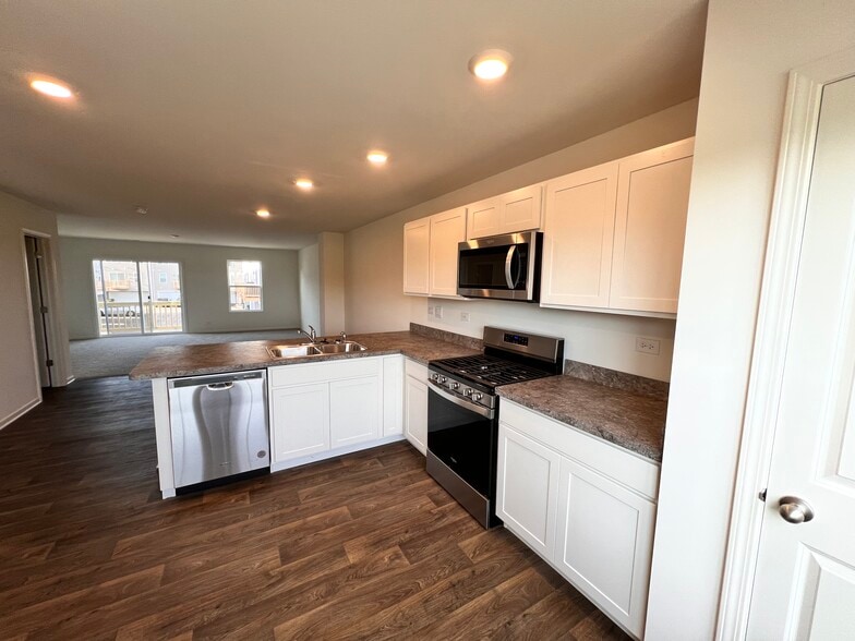 Kitchen - 2489 Bella Dr