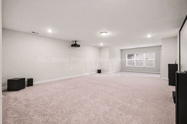 Building Photo - 7907 Moon Hl Pl