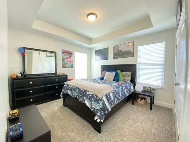 Building Photo - 140 Verdmont Dr