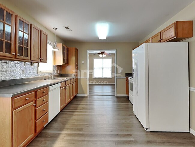 Building Photo - 4030 Creekside Ct