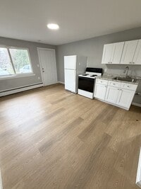 Building Photo - 1113 Portland-Cobalt Rd