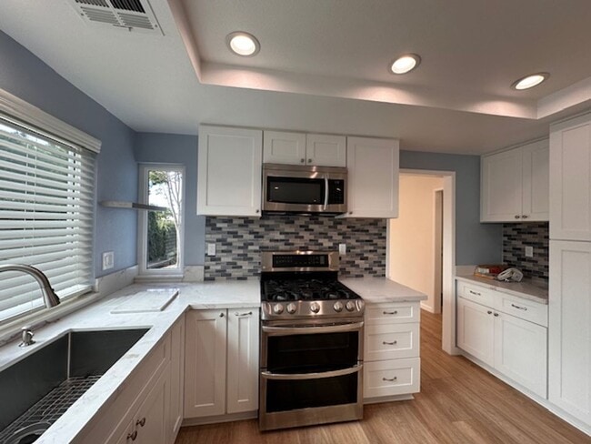 Building Photo - Beautiful 4-Bedroom Home located in one of most desirable neighborhoods