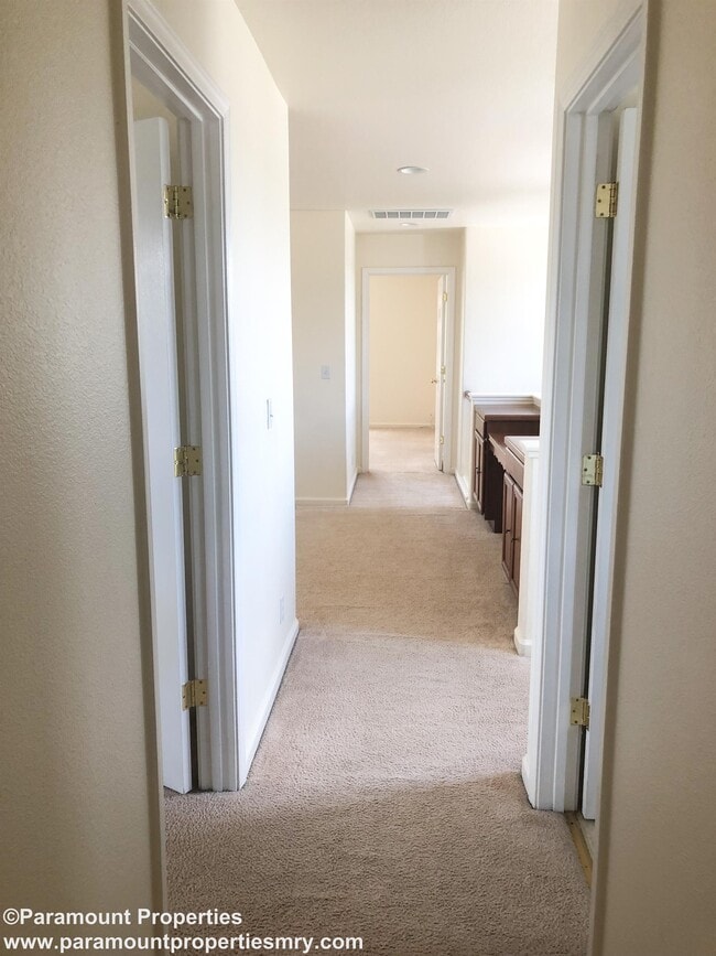 Building Photo - 279 Azalea Pl