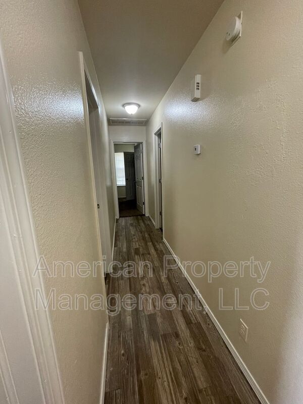 Building Photo - 2028-P2028 W 57th St