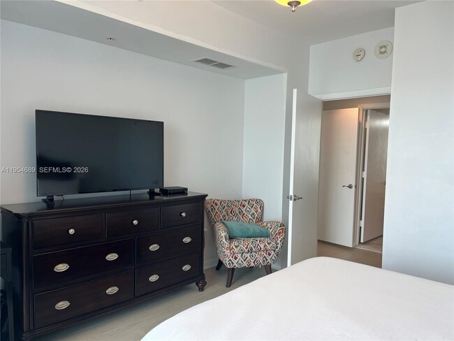 Building Photo - 253 NE 2nd St