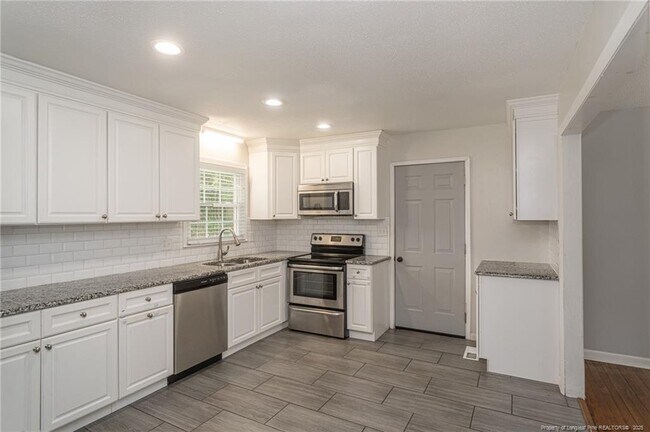Building Photo - 401 Southwick Dr
