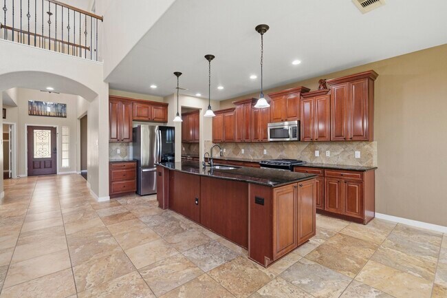 Building Photo - 25907 Foxrun Vista Dr