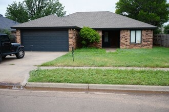 Building Photo - 1104 Homestead Dr