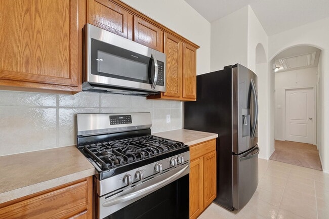 Building Photo - 9830 Lynette Falls Dr