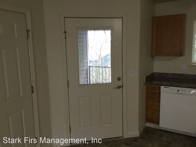 Building Photo - 114-114 SE 146th Ave