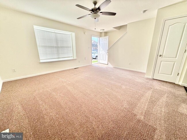 Building Photo - 120 Salerno Dr