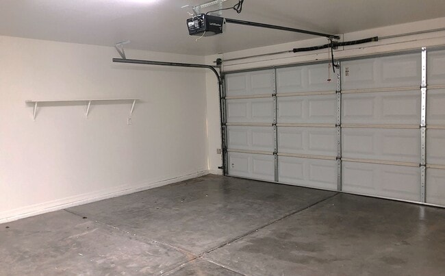 Building Photo - Charming 3+2 home in the heart of Kingman!