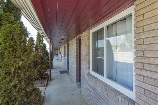 Building Photo - Shelbyville Legacy Apartments
