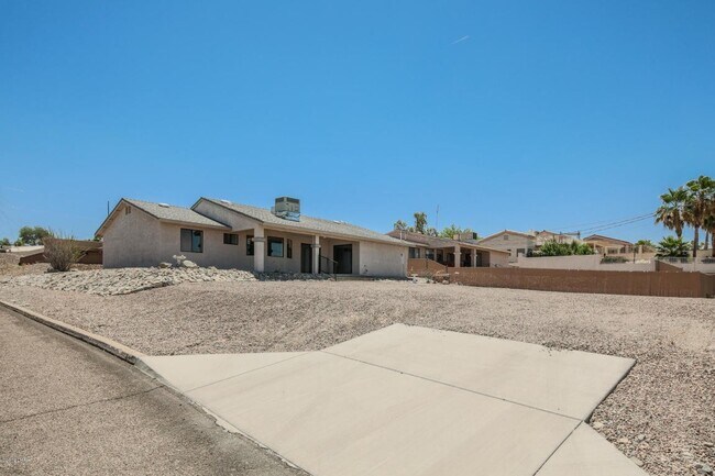 Building Photo - Unfurnished Long Term House! Price Adjustm...