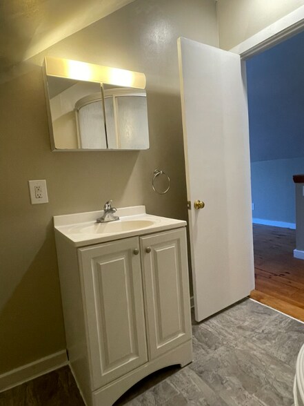 Building Photo - 18 Old Concord Turnpike