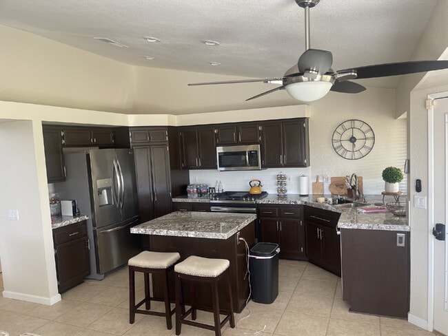 Building Photo - 3-Bedroom Home, Large backyard Move-in by Aug 1st for $500 Move-in Discount!