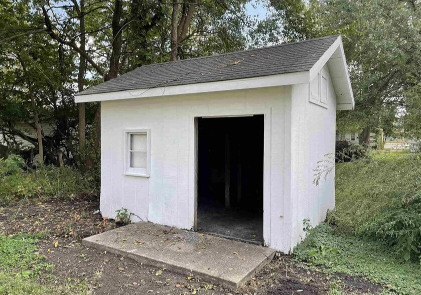 Building Photo - 472 Yates St