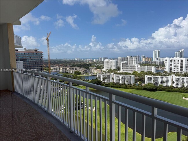 Building Photo - 1755 E Hallandale Beach Blvd