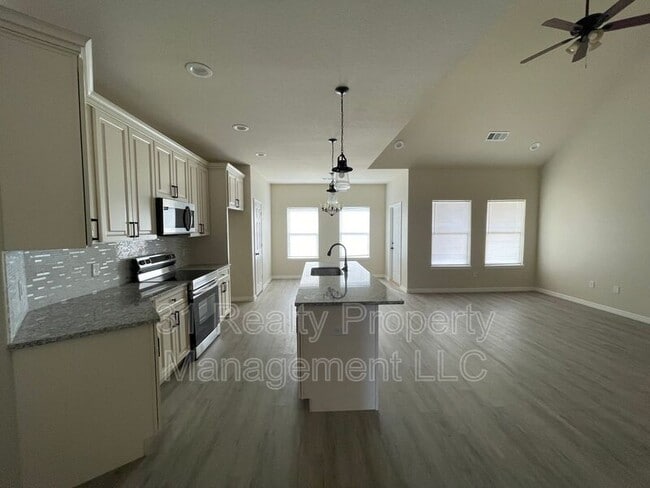 Building Photo - 5619 Mars Ave