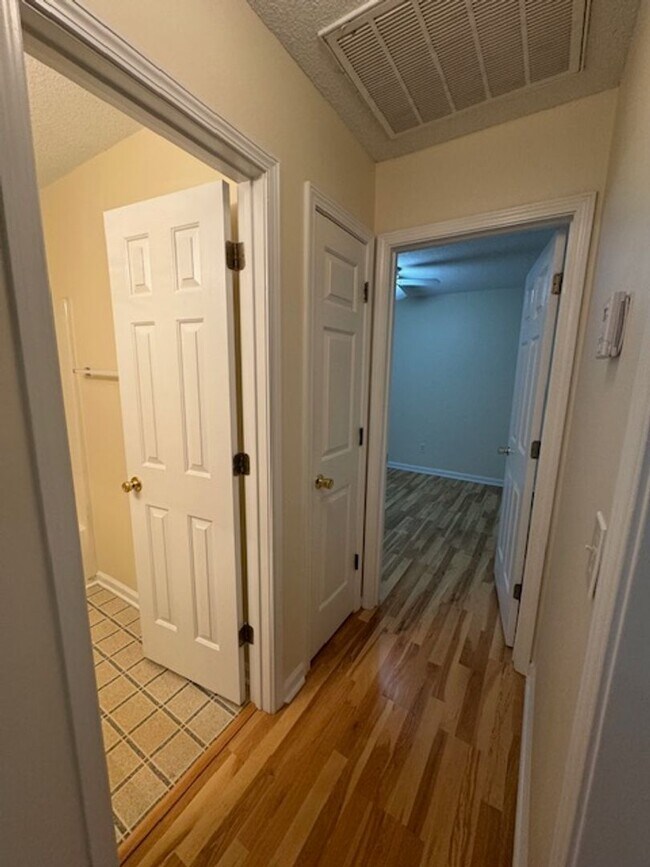 Building Photo - Jacobs Ridge