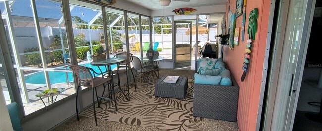 Building Photo - 824 Devon Rd