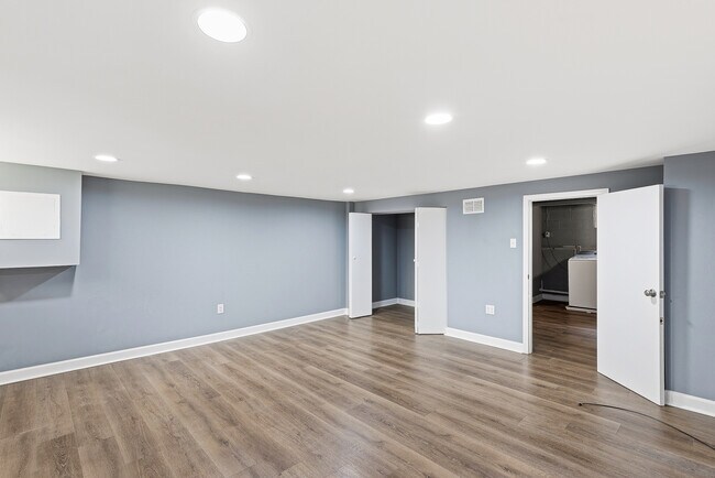Building Photo - 8130 Kirkwall Ct