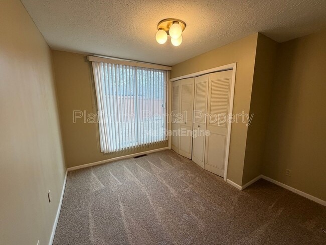 Building Photo - 2867 Monica Ct SW