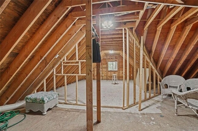 Building Photo - 125 Lewis Farm Rd