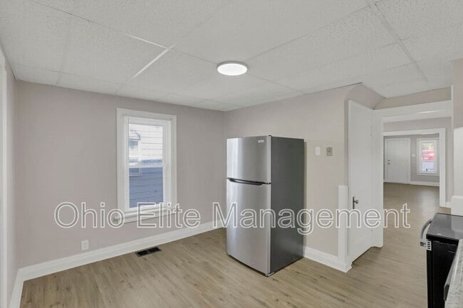 Building Photo - 47 N Hague Ave