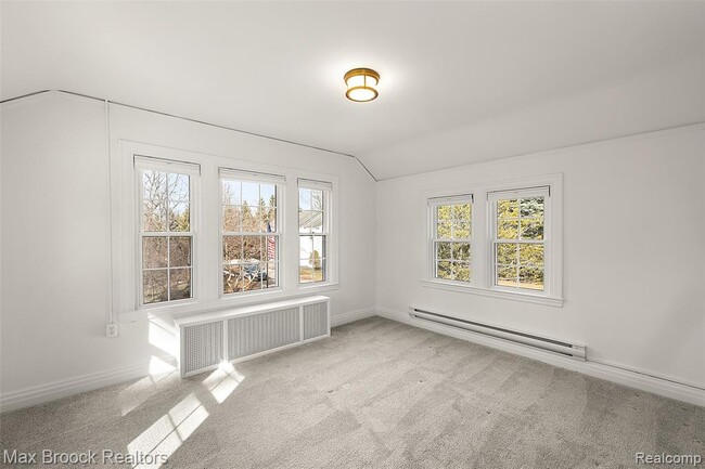 Building Photo - 1200 Orchard Ridge Rd