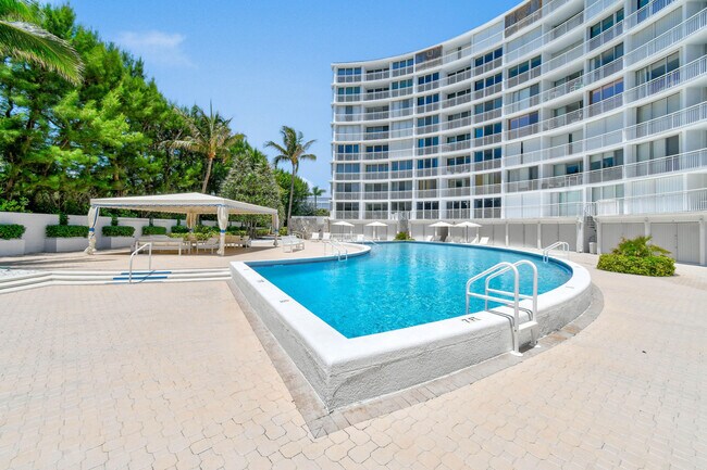 Building Photo - 2780 S Ocean Blvd