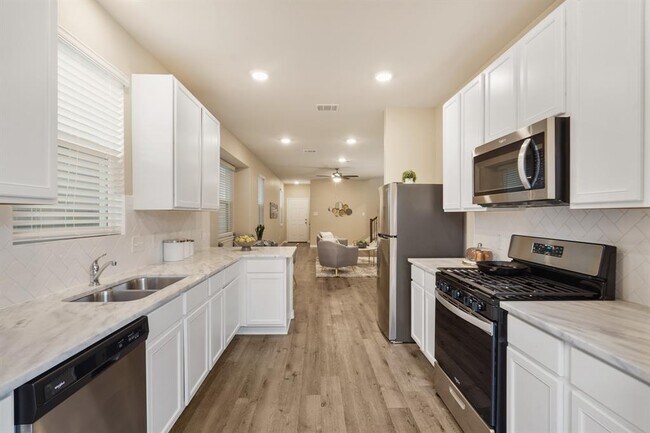 Building Photo - 24603 Porta Borsari Dr
