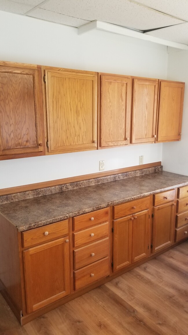 KITCHEN\CABINETS - 2434 N 4th St