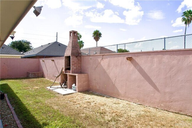 Building Photo - 26 Cedar Ave