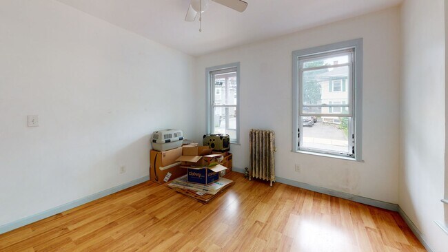 Building Photo - 3bed + living room 1bath in Waltham is available on 9/1