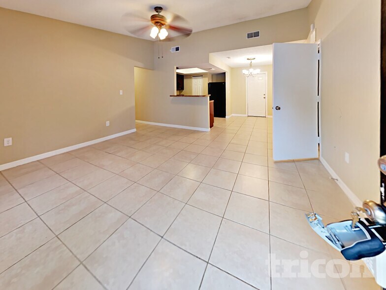 Building Photo - 5360 Alhambra Way S