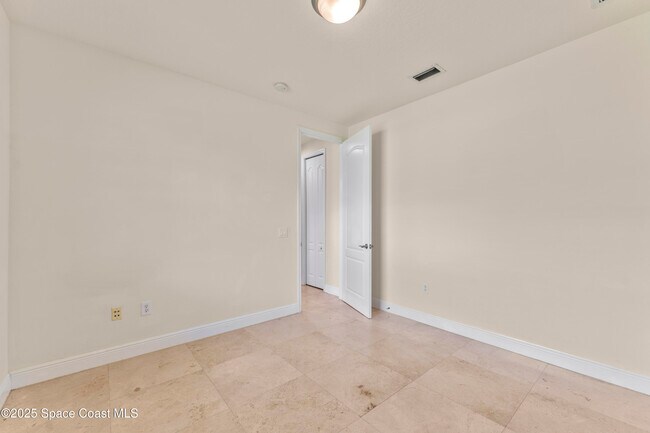 Building Photo - 3631 Thurloe Dr