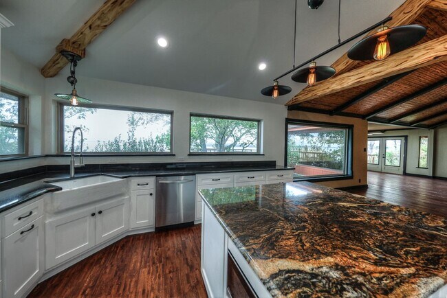 Building Photo - 10725 Joann St