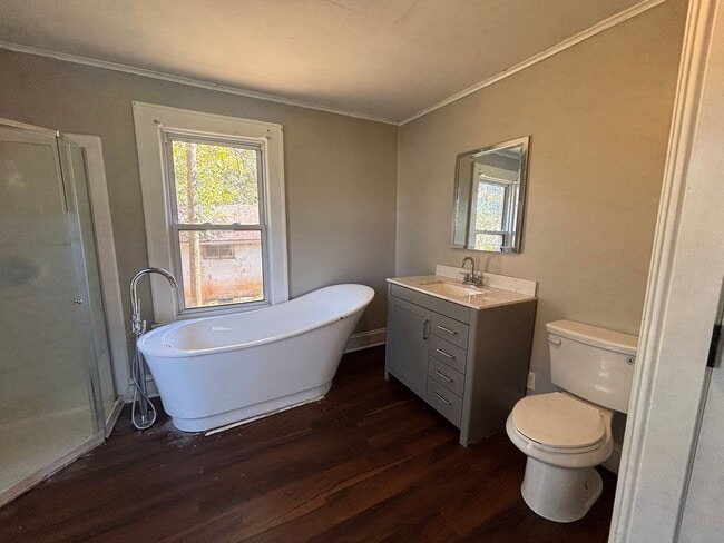 Building Photo - 716 Wilson Rd